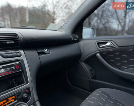 Сірий Мерседес Ц-Клас, об'ємом двигуна 2 л та пробігом 270 тис. км за 2950 $, фото 14 на Automoto.ua