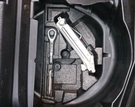 Серый Мерседес Ц-Класс, объемом двигателя 2 л и пробегом 209 тыс. км за 3999 $, фото 26 на Automoto.ua