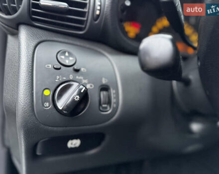 Сірий Мерседес Ц-Клас, об'ємом двигуна 2 л та пробігом 270 тис. км за 2950 $, фото 12 на Automoto.ua