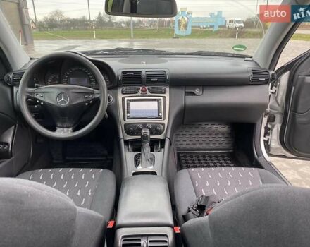 Сірий Мерседес Ц-Клас, об'ємом двигуна 2.2 л та пробігом 340 тис. км за 5300 $, фото 9 на Automoto.ua