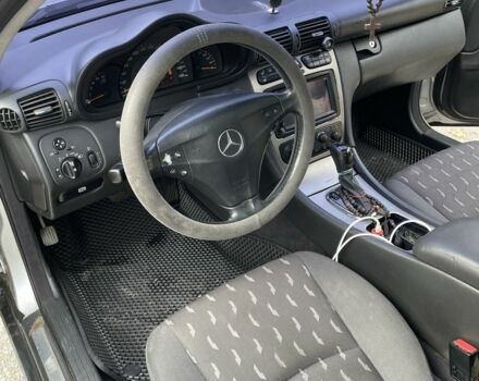 Сірий Мерседес Ц-Клас, об'ємом двигуна 2.1 л та пробігом 398 тис. км за 3800 $, фото 5 на Automoto.ua