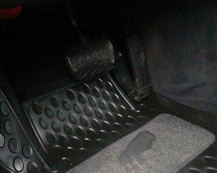 Серый Мерседес Ц-Класс, объемом двигателя 2 л и пробегом 209 тыс. км за 3999 $, фото 17 на Automoto.ua