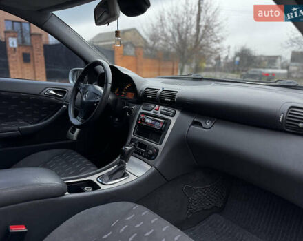 Сірий Мерседес Ц-Клас, об'ємом двигуна 2 л та пробігом 270 тис. км за 2950 $, фото 18 на Automoto.ua