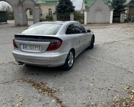 Сірий Мерседес Ц-Клас, об'ємом двигуна 2.1 л та пробігом 398 тис. км за 3800 $, фото 3 на Automoto.ua