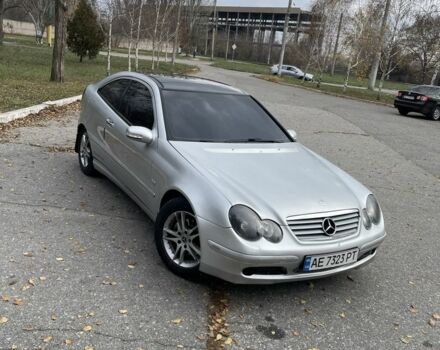 Сірий Мерседес Ц-Клас, об'ємом двигуна 2.1 л та пробігом 398 тис. км за 3800 $, фото 4 на Automoto.ua