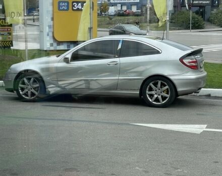 Сірий Мерседес Ц-Клас, об'ємом двигуна 2.3 л та пробігом 334 тис. км за 5000 $, фото 6 на Automoto.ua