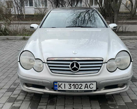 Сірий Мерседес Ц-Клас, об'ємом двигуна 2 л та пробігом 256 тис. км за 2900 $, фото 1 на Automoto.ua