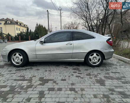 Сірий Мерседес Ц-Клас, об'ємом двигуна 2 л та пробігом 256 тис. км за 2900 $, фото 3 на Automoto.ua