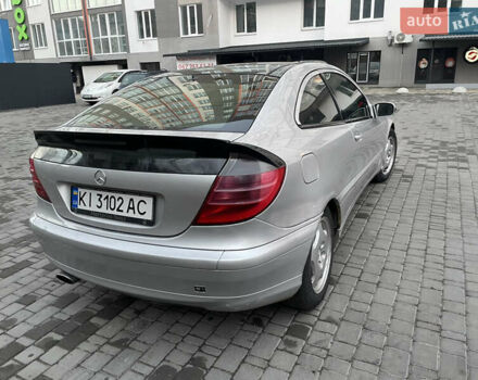 Сірий Мерседес Ц-Клас, об'ємом двигуна 2 л та пробігом 256 тис. км за 2900 $, фото 4 на Automoto.ua