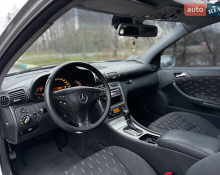 Сірий Мерседес Ц-Клас, об'ємом двигуна 2 л та пробігом 270 тис. км за 2950 $, фото 10 на Automoto.ua