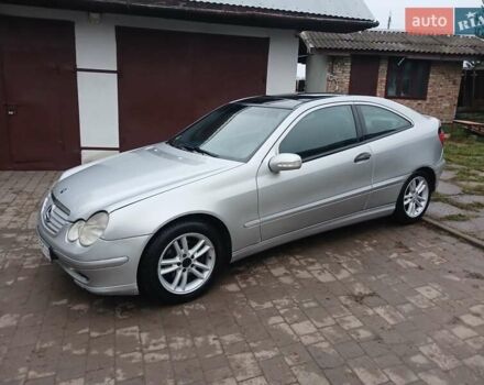 Серый Мерседес Ц-Класс, объемом двигателя 2 л и пробегом 209 тыс. км за 3999 $, фото 1 на Automoto.ua