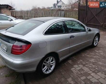 Серый Мерседес Ц-Класс, объемом двигателя 2 л и пробегом 209 тыс. км за 3999 $, фото 4 на Automoto.ua