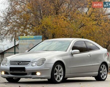 Сірий Мерседес Ц-Клас, об'ємом двигуна 2.2 л та пробігом 250 тис. км за 3850 $, фото 4 на Automoto.ua
