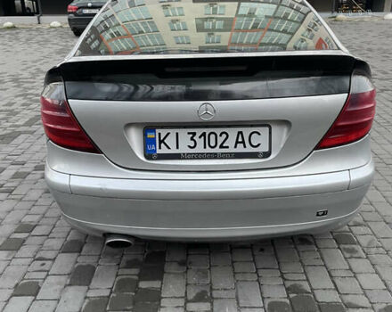 Сірий Мерседес Ц-Клас, об'ємом двигуна 2 л та пробігом 256 тис. км за 2900 $, фото 5 на Automoto.ua