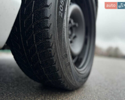 Сірий Мерседес Ц-Клас, об'ємом двигуна 2 л та пробігом 270 тис. км за 2950 $, фото 21 на Automoto.ua