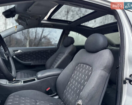 Сірий Мерседес Ц-Клас, об'ємом двигуна 2 л та пробігом 270 тис. км за 2950 $, фото 9 на Automoto.ua