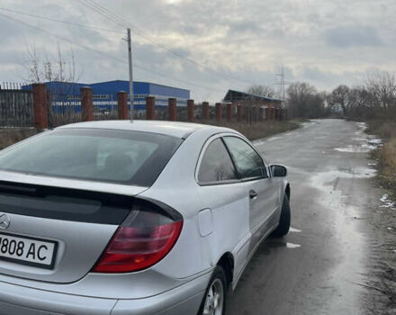 Сірий Мерседес Ц-Клас, об'ємом двигуна 2 л та пробігом 300 тис. км за 3000 $, фото 3 на Automoto.ua