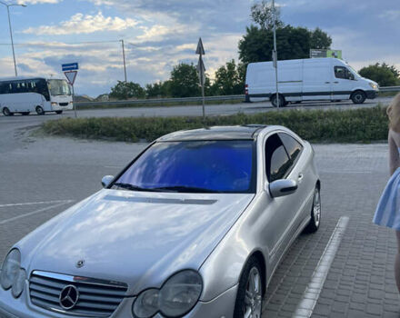 Серый Мерседес Ц-Класс, объемом двигателя 2 л и пробегом 275 тыс. км за 4900 $, фото 9 на Automoto.ua