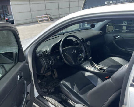 Серый Мерседес Ц-Класс, объемом двигателя 2 л и пробегом 275 тыс. км за 4900 $, фото 13 на Automoto.ua