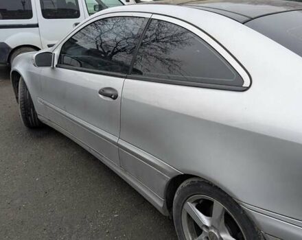 Серый Мерседес Ц-Класс, объемом двигателя 1.8 л и пробегом 200 тыс. км за 5200 $, фото 2 на Automoto.ua