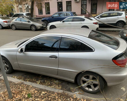 Мерседес Ц-Клас 2002 у Києві на Automoto.ua Сірий Мерседес Ц-Клас, об'ємом двигуна 2 л та пробігом 240 тис. км за 3500 $, фото 3 на Automoto.ua