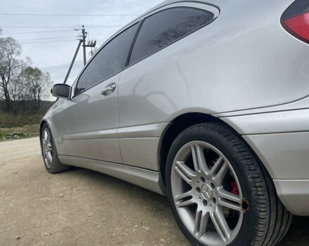 Серый Мерседес Ц-Класс, объемом двигателя 2 л и пробегом 275 тыс. км за 4900 $, фото 1 на Automoto.ua