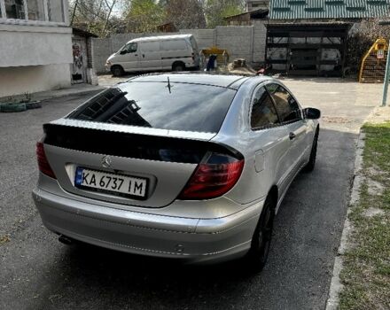 Сірий Мерседес Ц-Клас, об'ємом двигуна 2 л та пробігом 246 тис. км за 4500 $, фото 5 на Automoto.ua