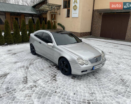 Серый Мерседес Ц-Класс, объемом двигателя 2 л и пробегом 420 тыс. км за 2990 $, фото 4 на Automoto.ua