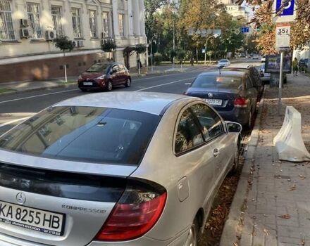 Серый Мерседес Ц-Класс, объемом двигателя 1.8 л и пробегом 279 тыс. км за 3000 $, фото 1 на Automoto.ua