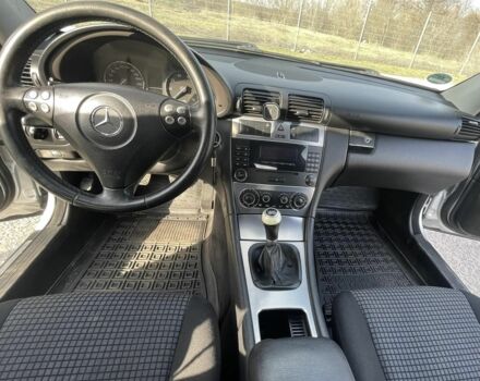 Серый Мерседес Ц-Класс, объемом двигателя 1.8 л и пробегом 250 тыс. км за 5000 $, фото 6 на Automoto.ua