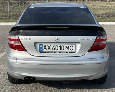 Серый Мерседес Ц-Класс, объемом двигателя 1.8 л и пробегом 250 тыс. км за 5000 $, фото 1 на Automoto.ua