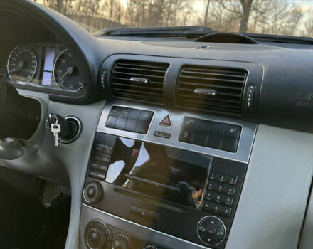 Серый Мерседес Ц-Класс, объемом двигателя 1.8 л и пробегом 195 тыс. км за 6000 $, фото 9 на Automoto.ua