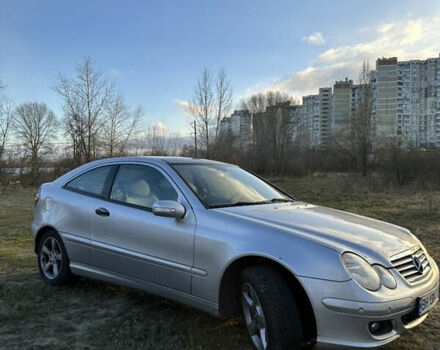 Серый Мерседес Ц-Класс, объемом двигателя 1.8 л и пробегом 195 тыс. км за 6000 $, фото 2 на Automoto.ua