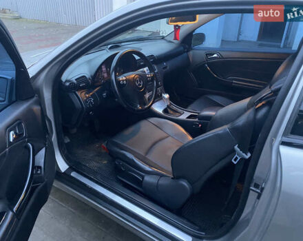 Сірий Мерседес Ц-Клас, об'ємом двигуна 2.2 л та пробігом 257 тис. км за 5999 $, фото 6 на Automoto.ua