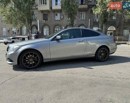 Сірий Мерседес Ц-Клас, об'ємом двигуна 2.2 л та пробігом 233 тис. км за 12900 $, фото 7 на Automoto.ua