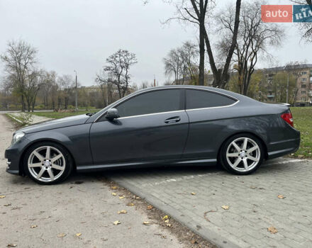 Серый Мерседес Ц-Класс, объемом двигателя 1.8 л и пробегом 260 тыс. км за 13500 $, фото 5 на Automoto.ua
