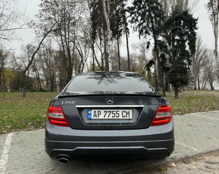 Серый Мерседес Ц-Класс, объемом двигателя 1.8 л и пробегом 260 тыс. км за 13500 $, фото 9 на Automoto.ua
