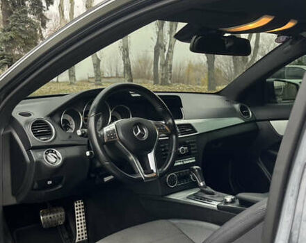 Серый Мерседес Ц-Класс, объемом двигателя 1.8 л и пробегом 260 тыс. км за 13500 $, фото 12 на Automoto.ua