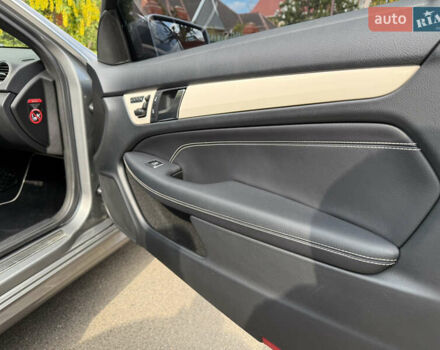 Сірий Мерседес Ц-Клас, об'ємом двигуна 2.14 л та пробігом 132 тис. км за 18000 $, фото 37 на Automoto.ua