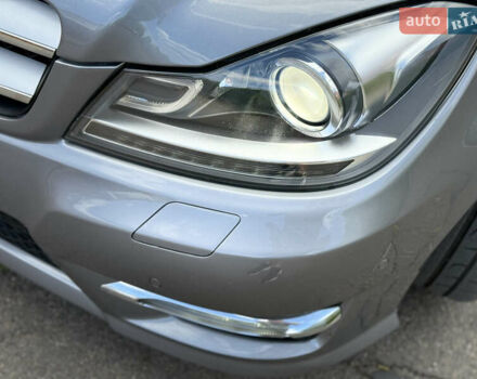 Сірий Мерседес Ц-Клас, об'ємом двигуна 2.14 л та пробігом 132 тис. км за 18000 $, фото 8 на Automoto.ua