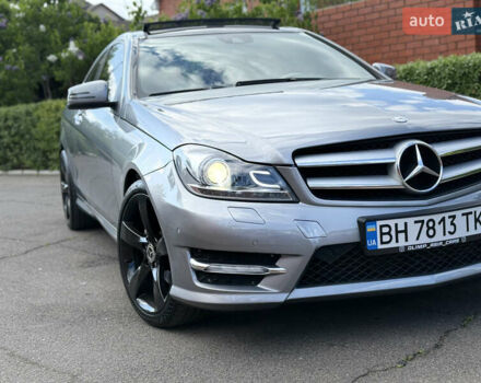 Сірий Мерседес Ц-Клас, об'ємом двигуна 2.14 л та пробігом 132 тис. км за 18000 $, фото 4 на Automoto.ua
