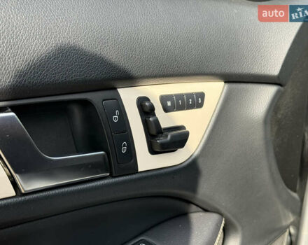 Сірий Мерседес Ц-Клас, об'ємом двигуна 2.14 л та пробігом 132 тис. км за 18000 $, фото 27 на Automoto.ua