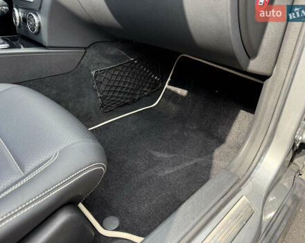 Сірий Мерседес Ц-Клас, об'ємом двигуна 2.14 л та пробігом 132 тис. км за 18000 $, фото 39 на Automoto.ua