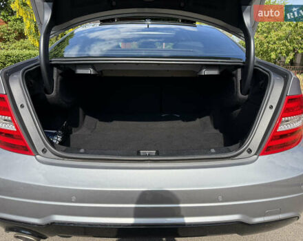 Сірий Мерседес Ц-Клас, об'ємом двигуна 2.14 л та пробігом 132 тис. км за 18000 $, фото 41 на Automoto.ua