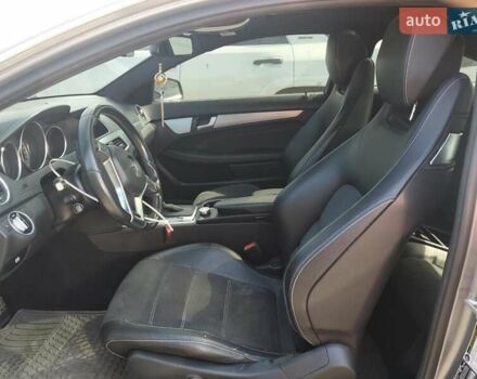 Сірий Мерседес Ц-Клас, об'ємом двигуна 1.8 л та пробігом 111 тис. км за 2000 $, фото 6 на Automoto.ua