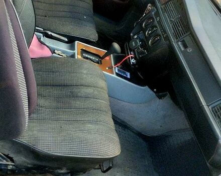 Сірий Мерседес Ц-Клас, об'ємом двигуна 2 л та пробігом 200 тис. км за 1800 $, фото 5 на Automoto.ua