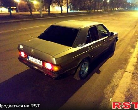 Серый Мерседес Ц-Класс, объемом двигателя 2 л и пробегом 470 тыс. км за 1500 $, фото 2 на Automoto.ua