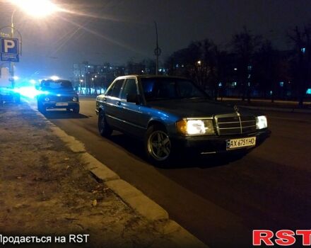 Серый Мерседес Ц-Класс, объемом двигателя 2 л и пробегом 470 тыс. км за 1500 $, фото 3 на Automoto.ua