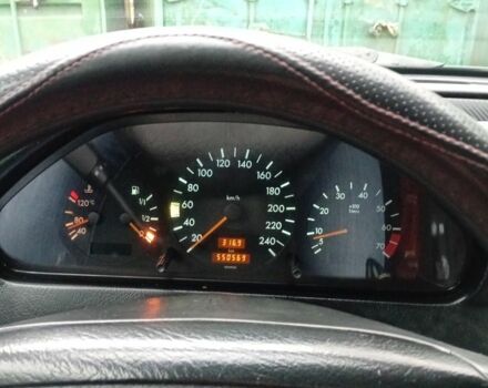 Серый Мерседес Ц-Класс, объемом двигателя 1.8 л и пробегом 500 тыс. км за 1900 $, фото 5 на Automoto.ua