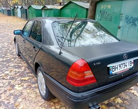 Серый Мерседес Ц-Класс, объемом двигателя 1.8 л и пробегом 500 тыс. км за 1900 $, фото 3 на Automoto.ua